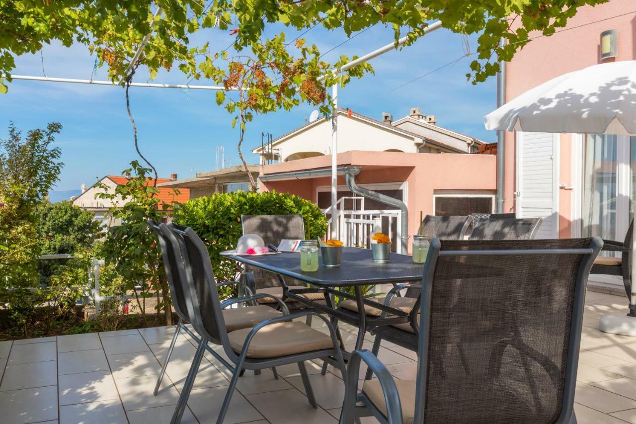 Apartmani Nicol Crikvenica Esterno foto