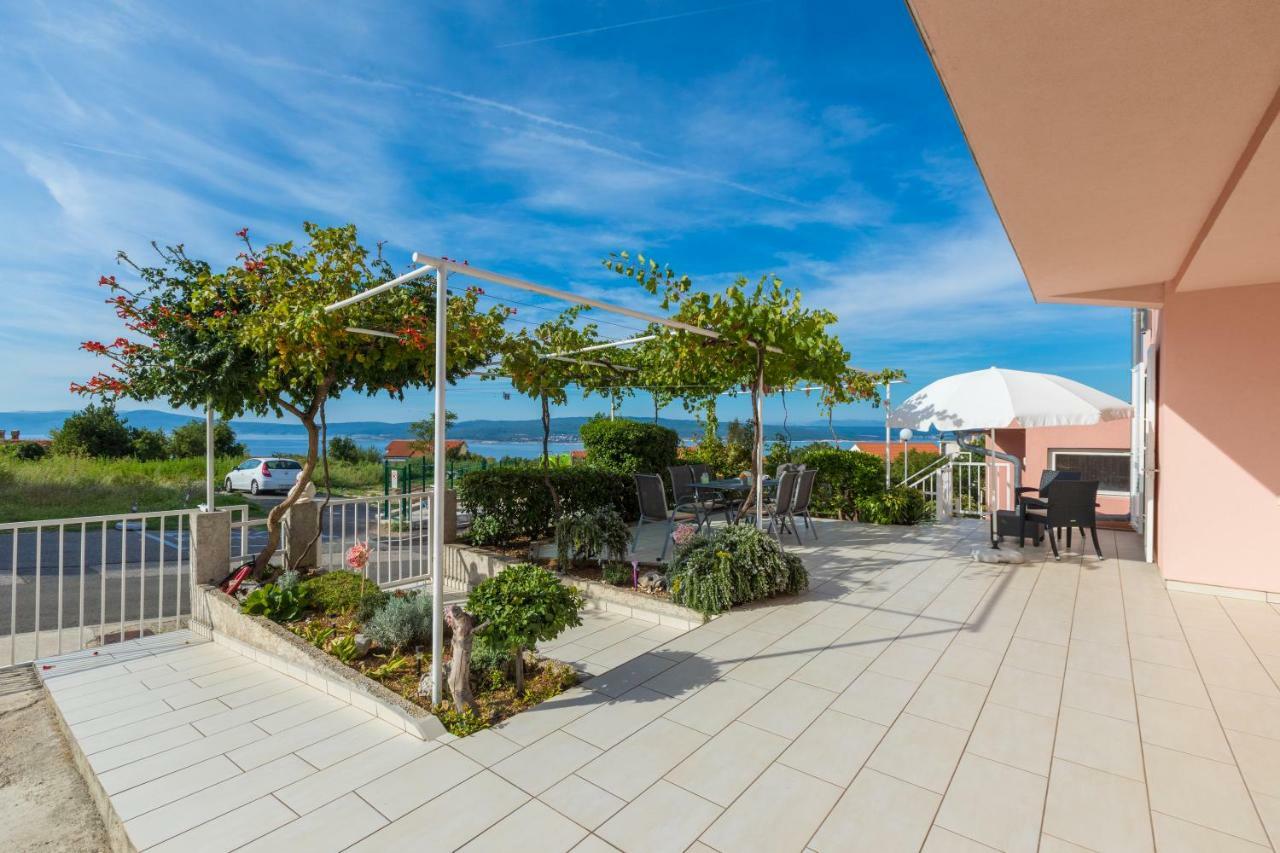 Apartmani Nicol Crikvenica Esterno foto