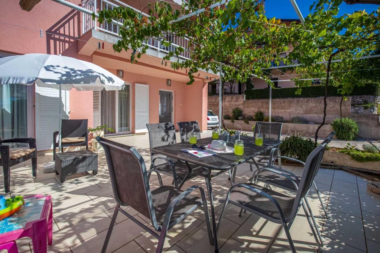 Apartmani Nicol Crikvenica Esterno foto