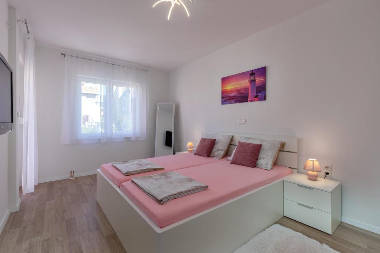 Apartmani Nicol Crikvenica Esterno foto