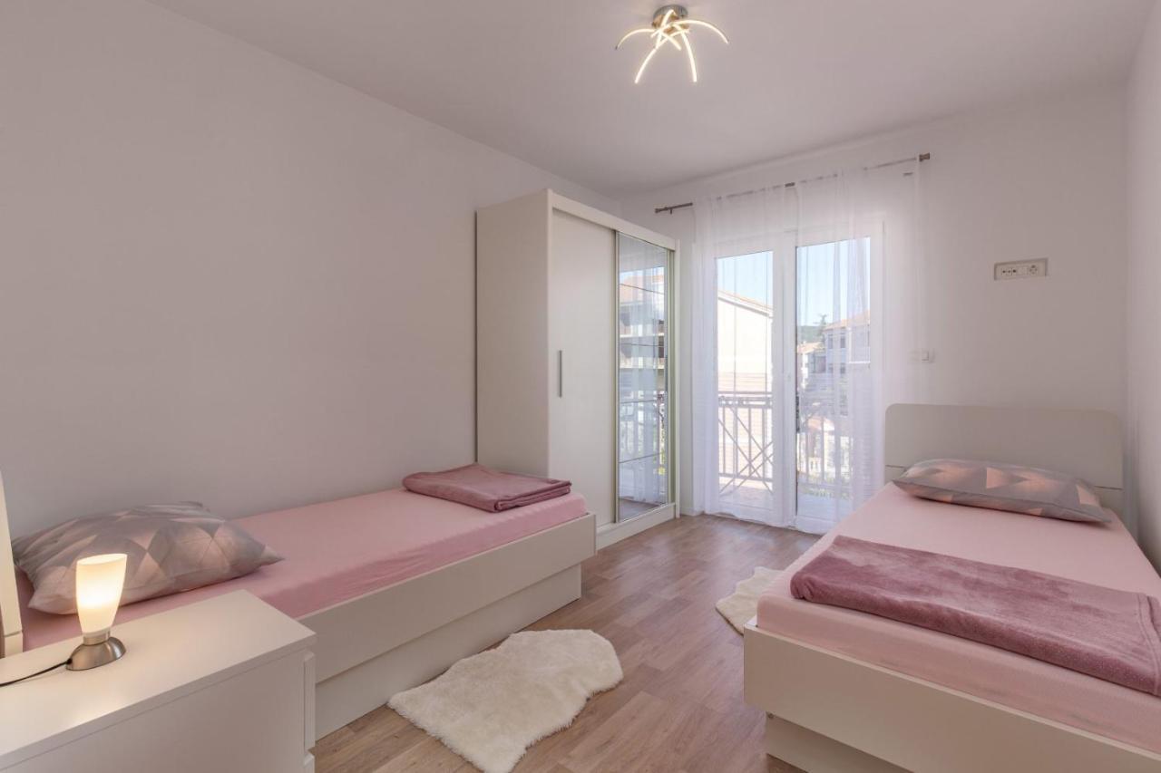 Apartmani Nicol Crikvenica Esterno foto