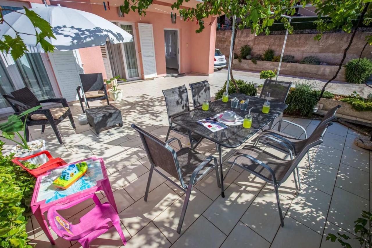 Apartmani Nicol Crikvenica Esterno foto